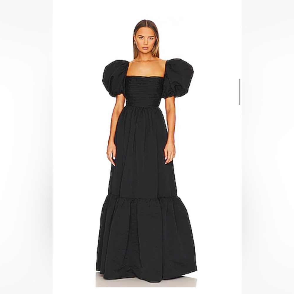 SAU LEE
MEDELINE GOWN IN BLACK
